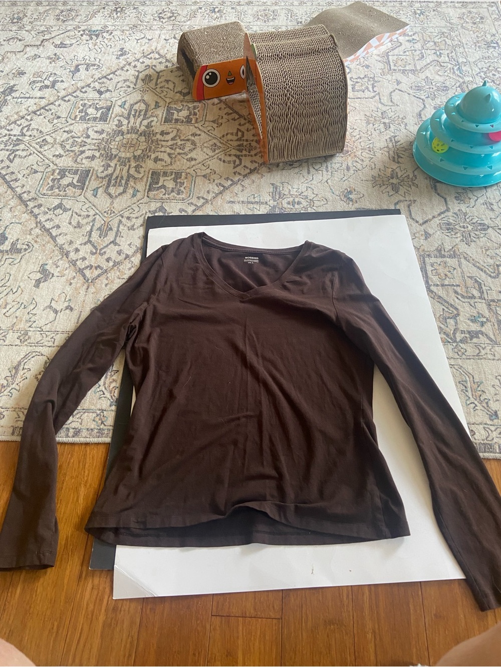 Mossimo Women's size Large  Long Sleeve V-Neck Top - Brown